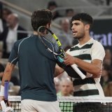 Carlos Alcaraz a battu un Lorenzo Musetti qui a dû jeter l'éponge au 4e set KEYSTONE/AP/Lindsey Wasson